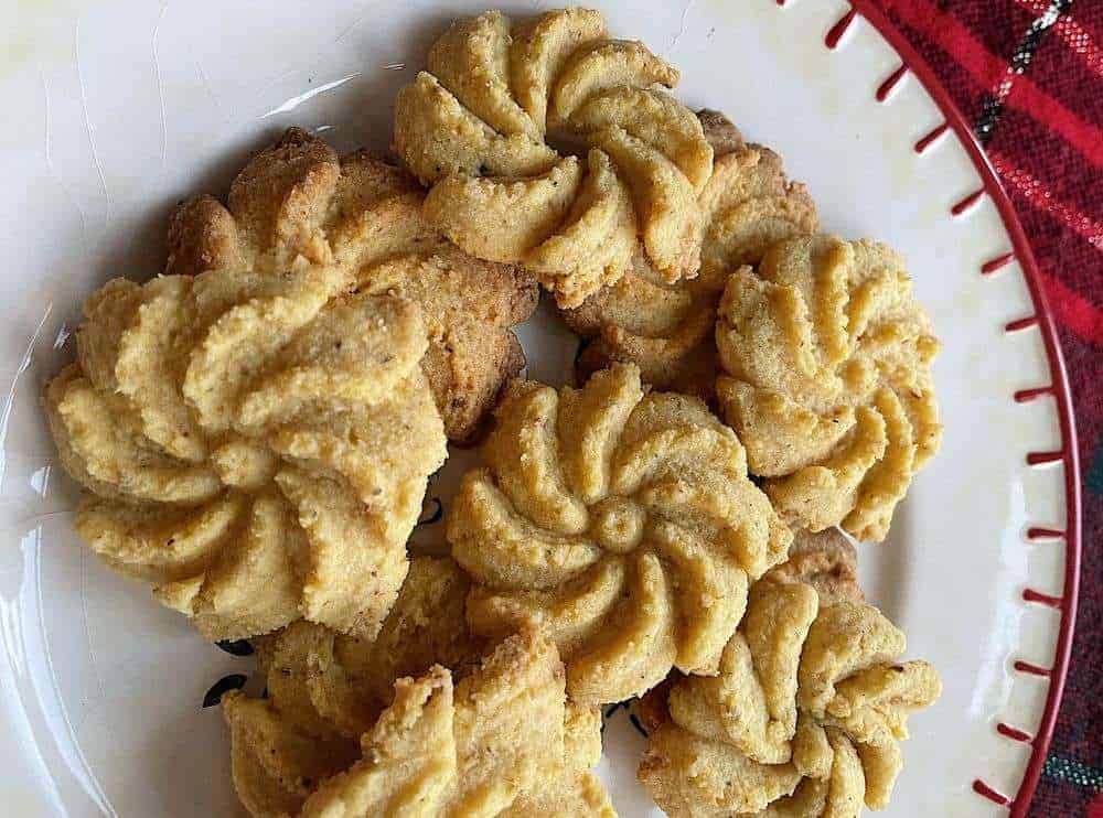 Cornmeal Press Cookies